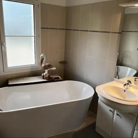 Atlantic - Spacieuse Avec Piscine Chauffee Pour 10 Personnes Ocean Mae-0951 Villa